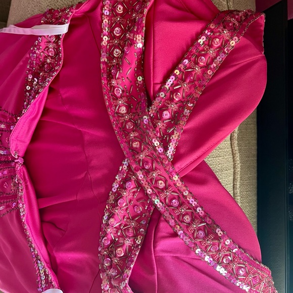 Beautiful evening dress - Picture 6 of 9